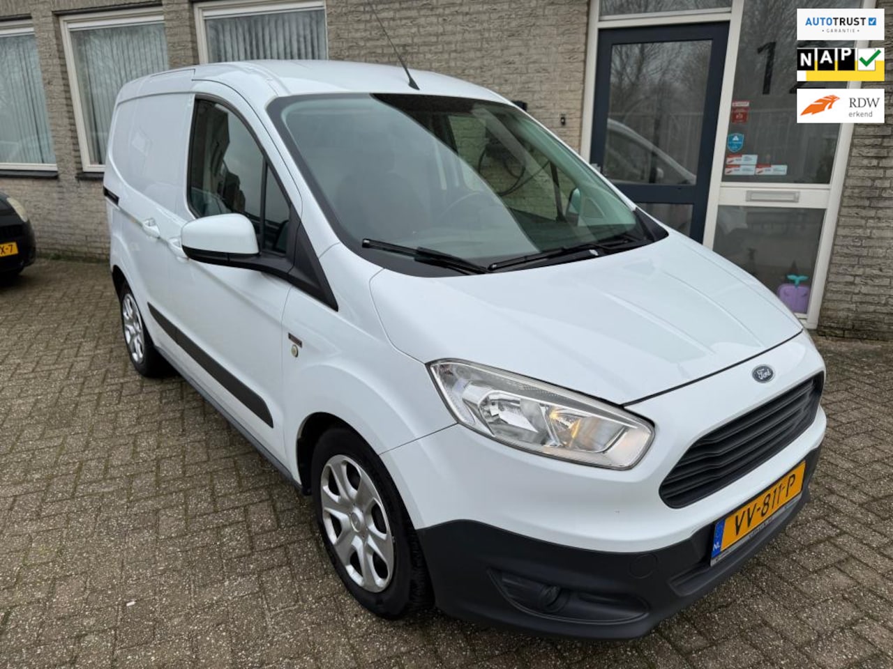 Ford Transit Courier - 1.5 TDCI Trend |Schuifdeur | C.Control | Trekhaak | APK - AutoWereld.nl