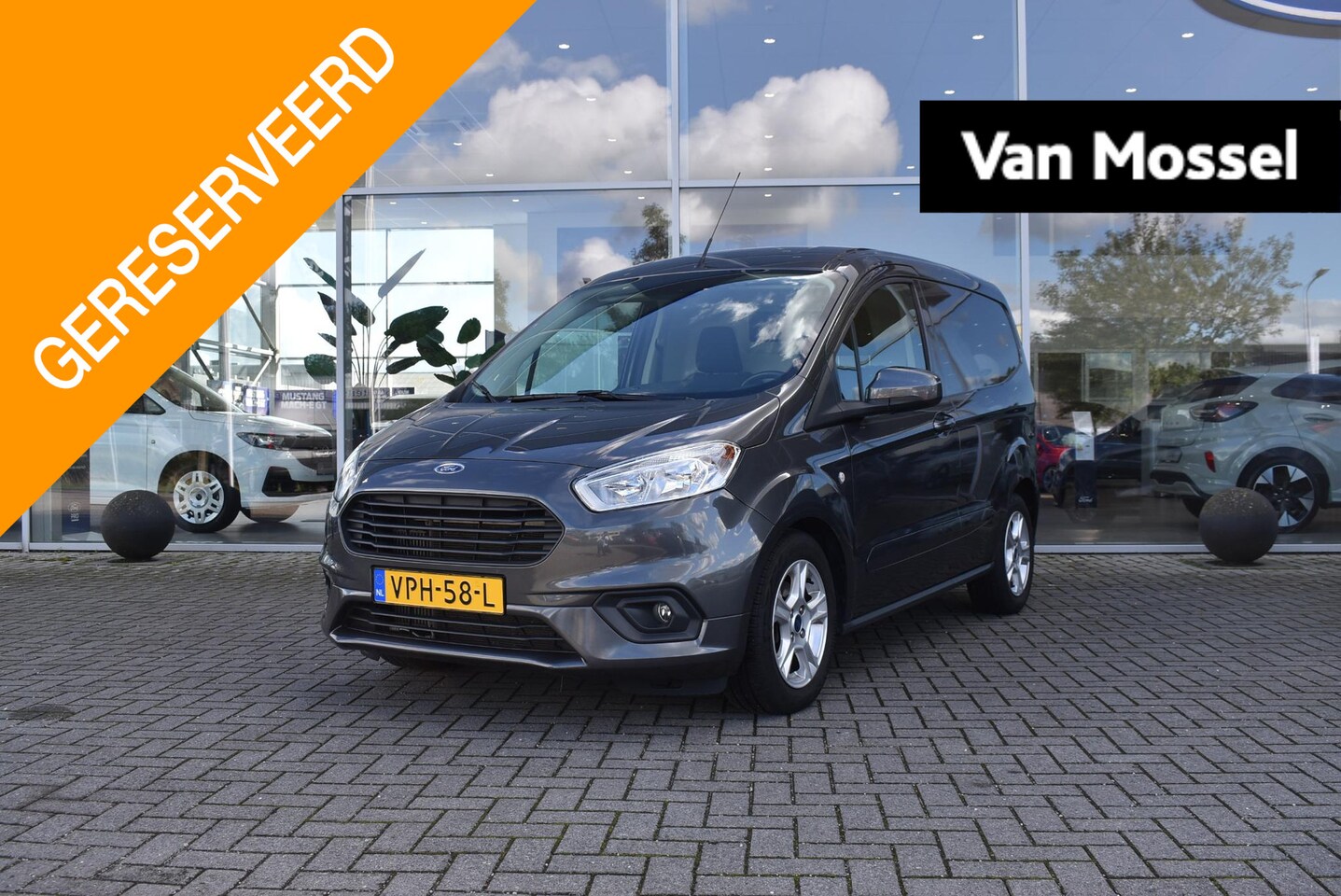 Ford Transit Courier - 1.0 Limited EcoBoost S&S | Cruise Control | Achteruitrijcamera | Navigatie | Schuifdeur Zi - AutoWereld.nl