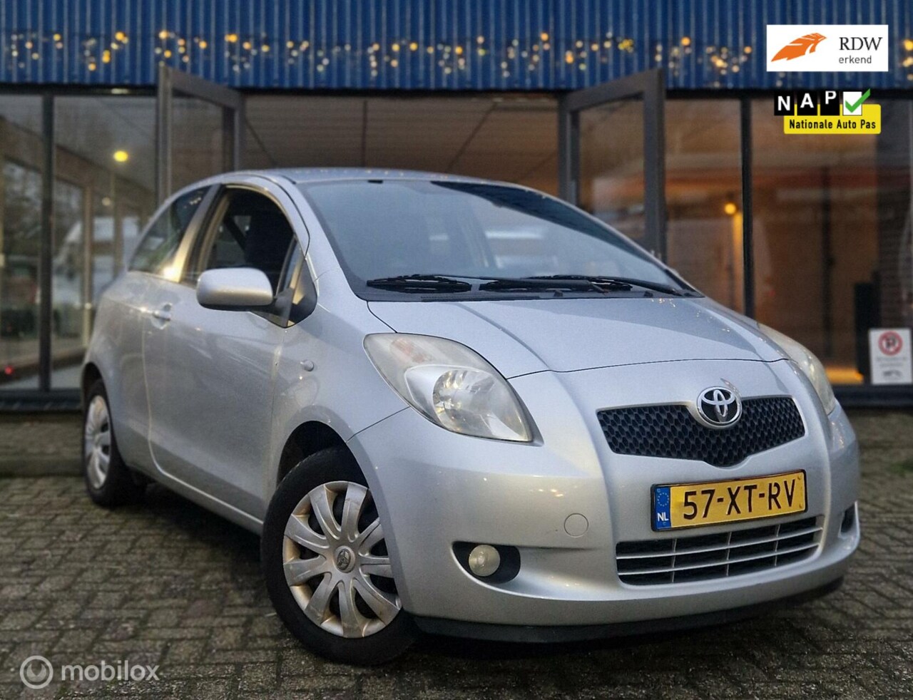 Toyota Yaris - 1.3 VVTi Luna*3MND GARANTIE*AC*BLUETOO - AutoWereld.nl