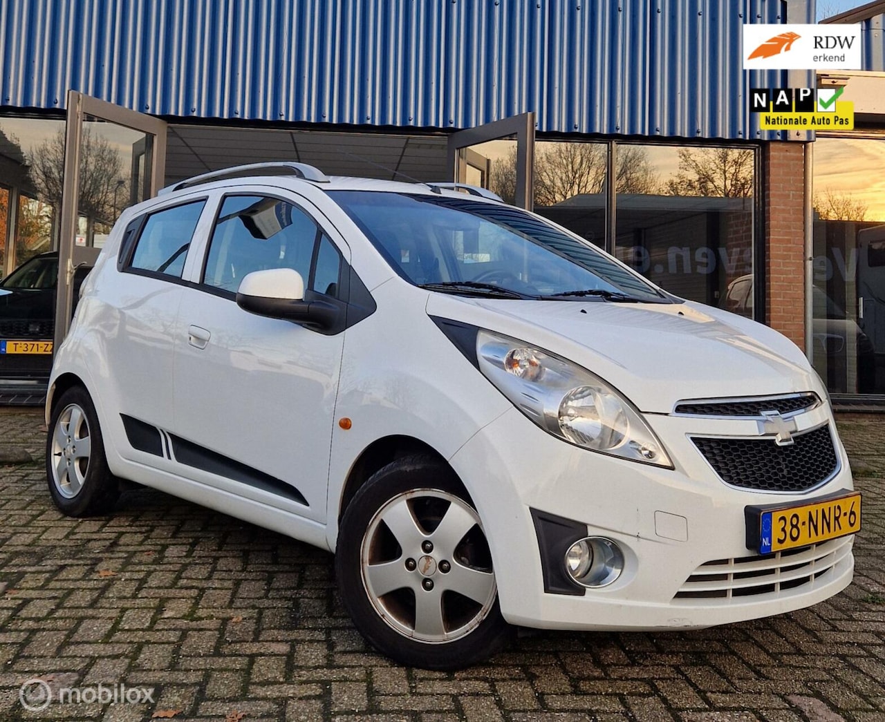 Chevrolet Spark - 1.0 16V LS *GARANTIE*AC*BLUETOOTH* - AutoWereld.nl