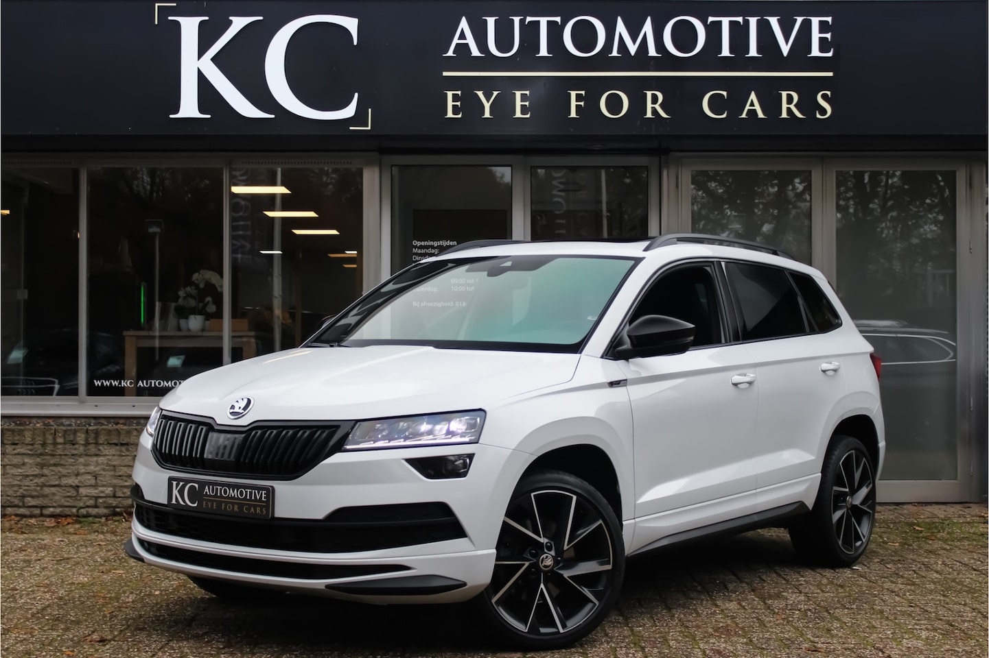 Skoda Karoq - 1.5TSI Sportline | VAN: 24.950,- VOOR 23.442,- EINDEJAARSVOORDEEL: 1.508,- Pano | Virtual - AutoWereld.nl