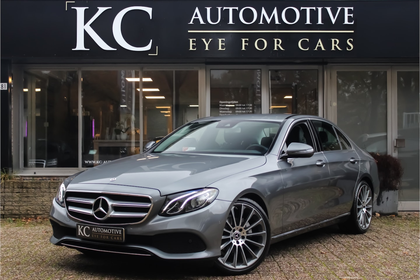 Mercedes-Benz E-klasse - 200 Premium + AMG | VAN: 28.950,- VOOR 27.560,- EINDEJAARSVOORDEEL: 1.390,- Sfeer | Camera - AutoWereld.nl