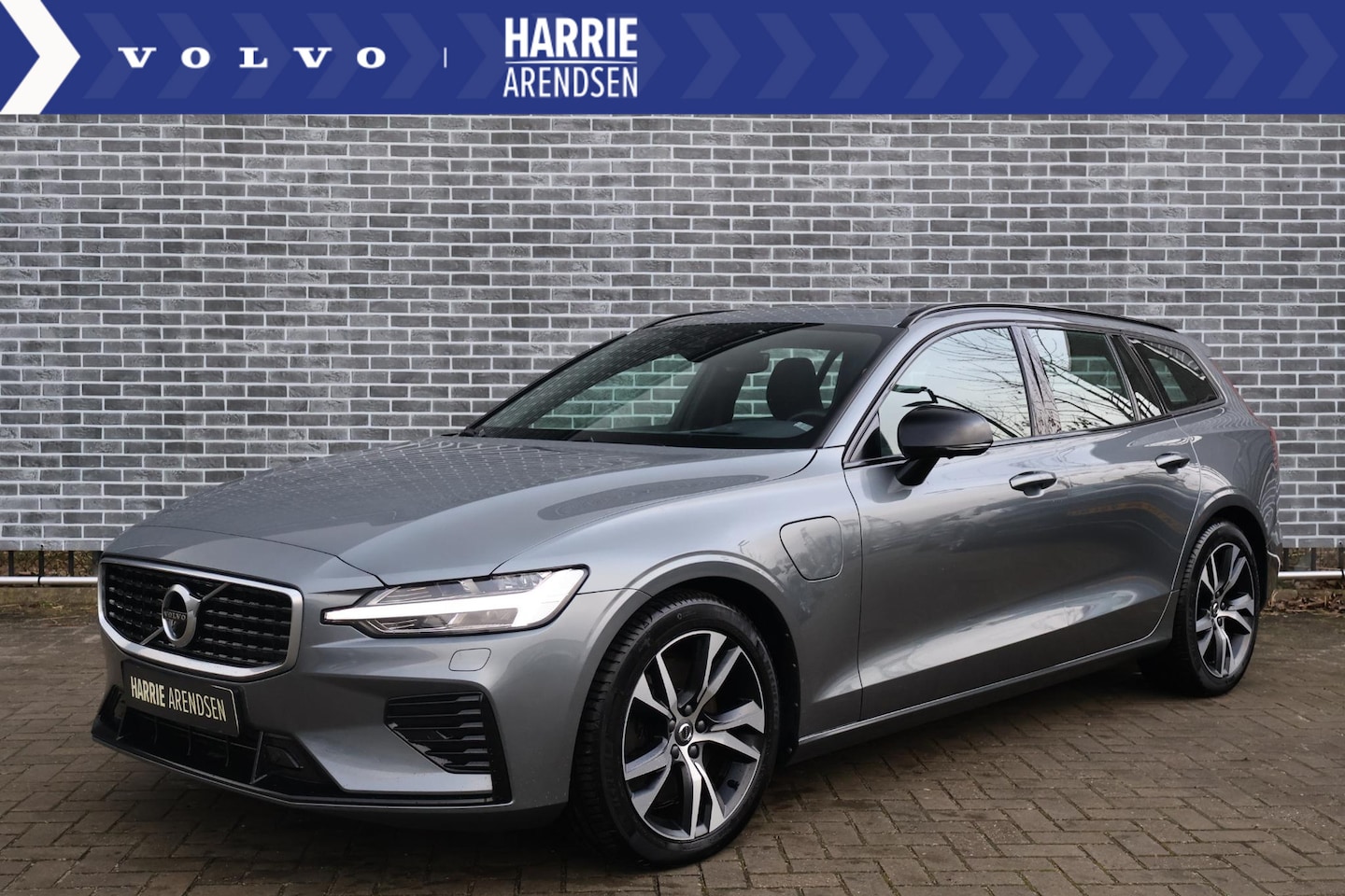 Volvo V60 - 2.0 T6 Twin Engine AWD R-Design | 360 camera | Harman Kardon | Schuif-\-kanteldak | Gevent - AutoWereld.nl