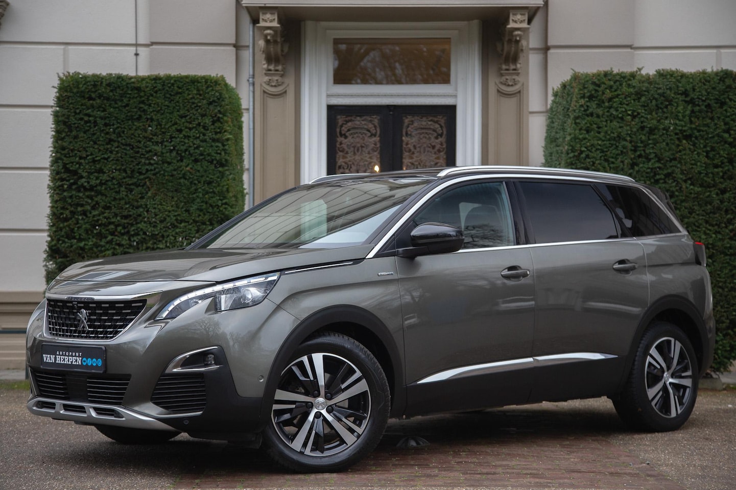 Peugeot 5008 - 1.6 PureTech GT-Line Pano | Adaptive | 360 Cam | Leder | Focal - AutoWereld.nl