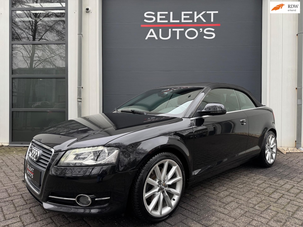 Audi A3 Cabriolet - 2.0 TFSI Attraction S-Line S-Tronic 200 Pk Xenon/LED/Leder/Navigatie/Bluetooth/Climate/Cru - AutoWereld.nl