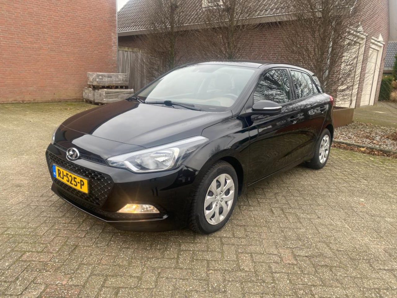 Hyundai i20 - 1.1 CRDi Essence 1.1 CRDi Essence - AutoWereld.nl