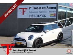 MINI Cooper - 1.5 Automaat Panoramadak/Lage kmstand/Navigatie/Keyless/Lederen bekleding/Apple carplay/Cl