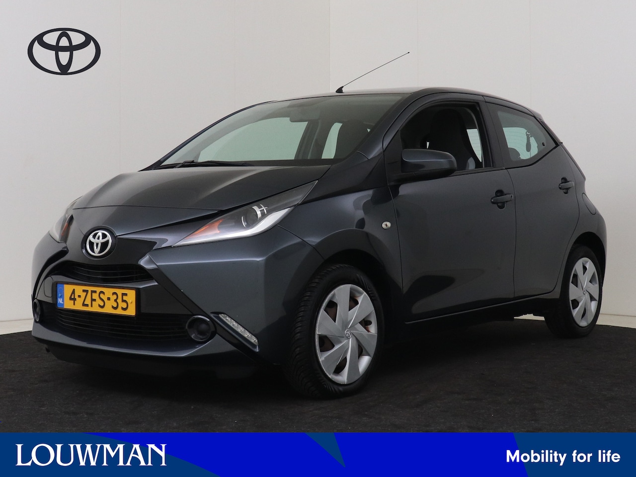 Toyota Aygo - 1.0 VVT-i x-play I Airco I 5 Deurs I Zuinig I USB I Centrale vergrendeling met afstandsbed - AutoWereld.nl