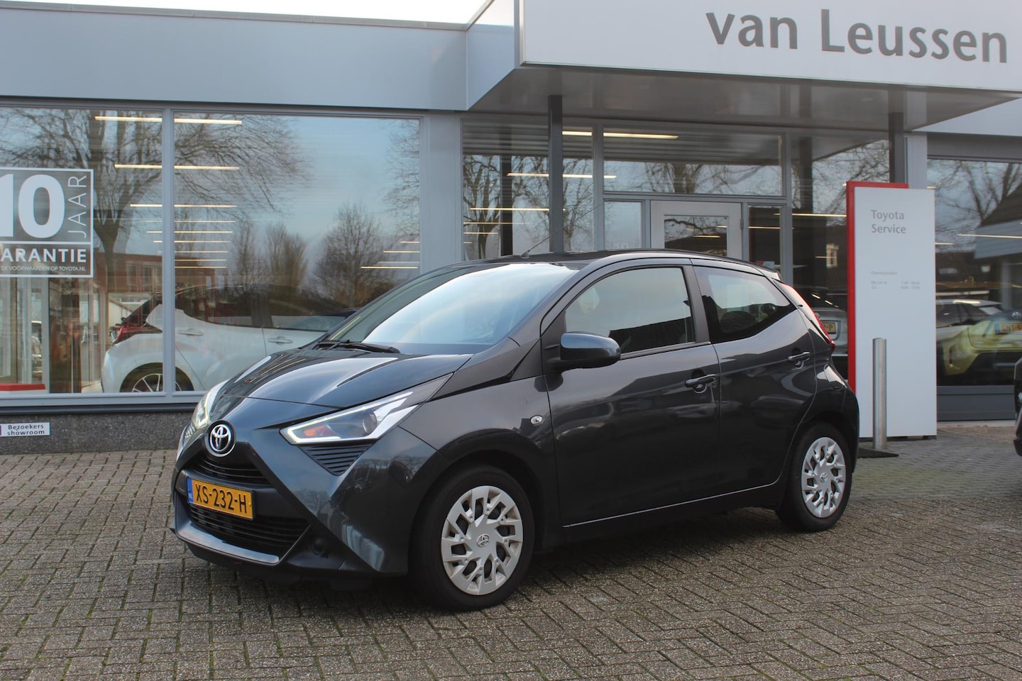 Toyota Aygo - 1.0 VVT-i x-play CAMERA AIRCO EL-RAMEN/SPIEGELS USB - AutoWereld.nl