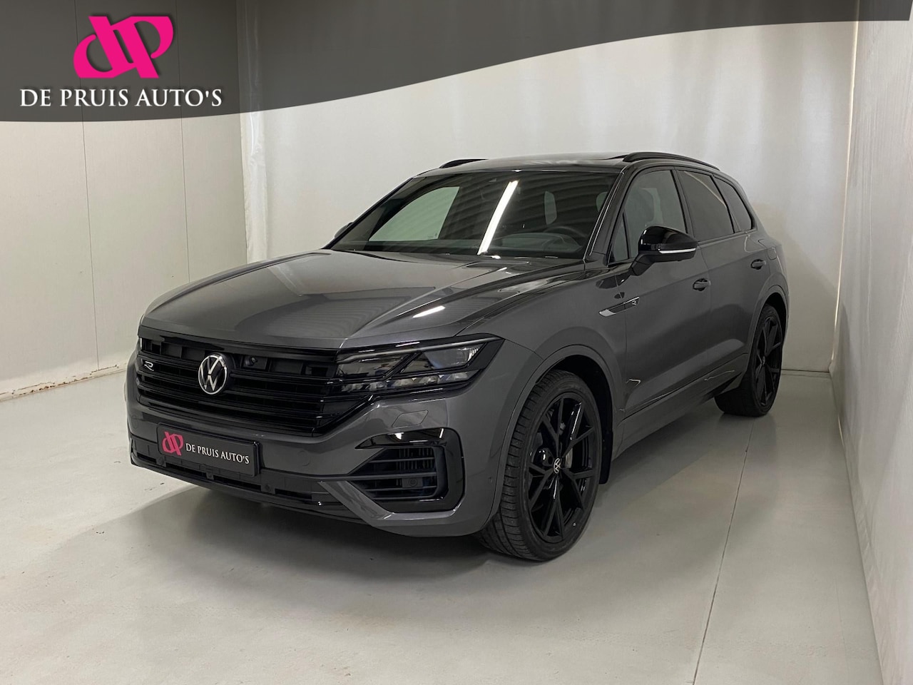 Volkswagen Touareg - 3.0 TSi eHybrid 4M R Line 22 Inch DYNAUDIO IQ.Light Pano Trekhaak Luchtv Head Up nachtzich - AutoWereld.nl