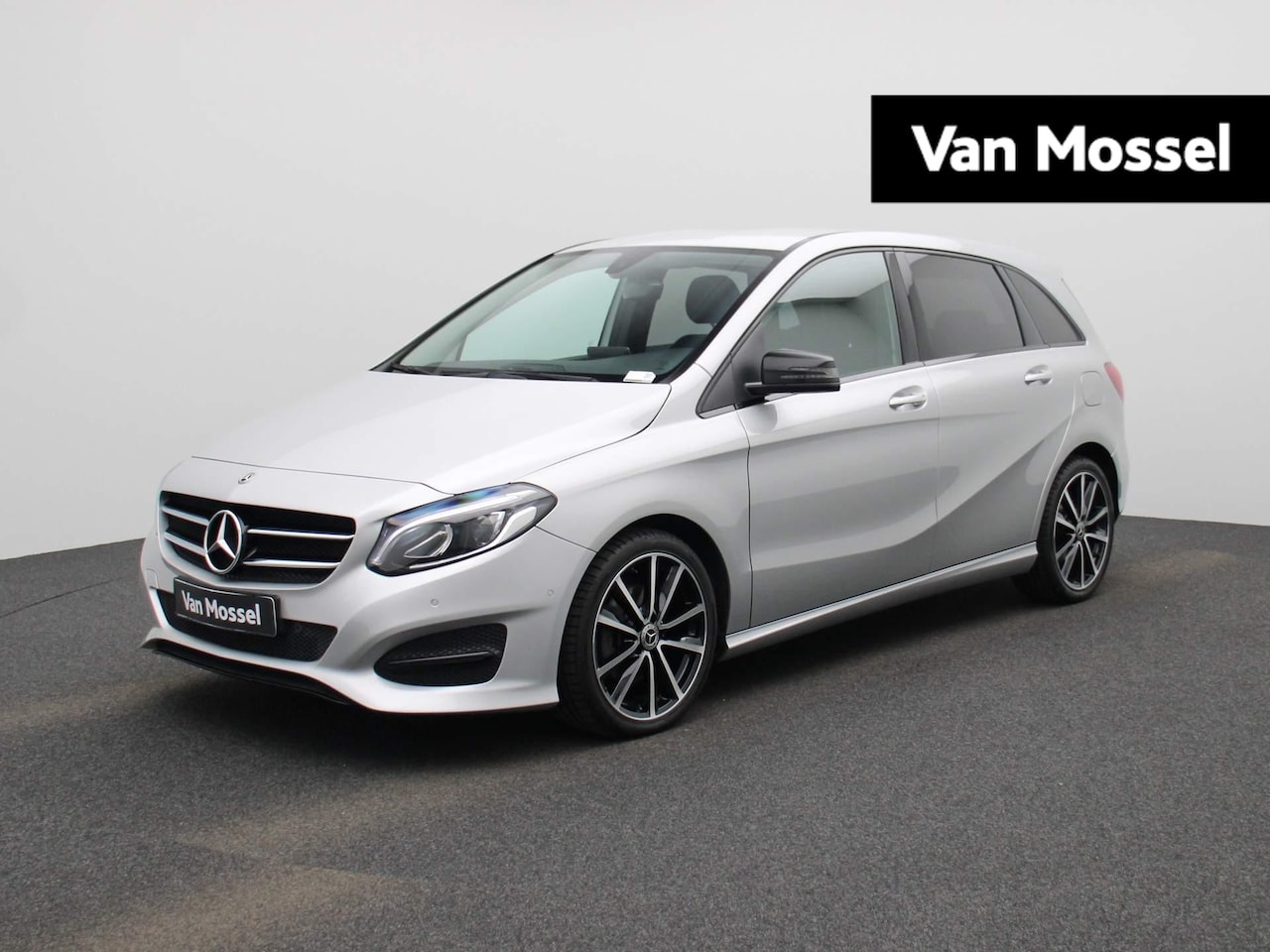 Mercedes-Benz B-klasse - 180 Business Solution AMG Upgrade Edition | Half-Leder | Navigatie | Cruise Control | Led- - AutoWereld.nl