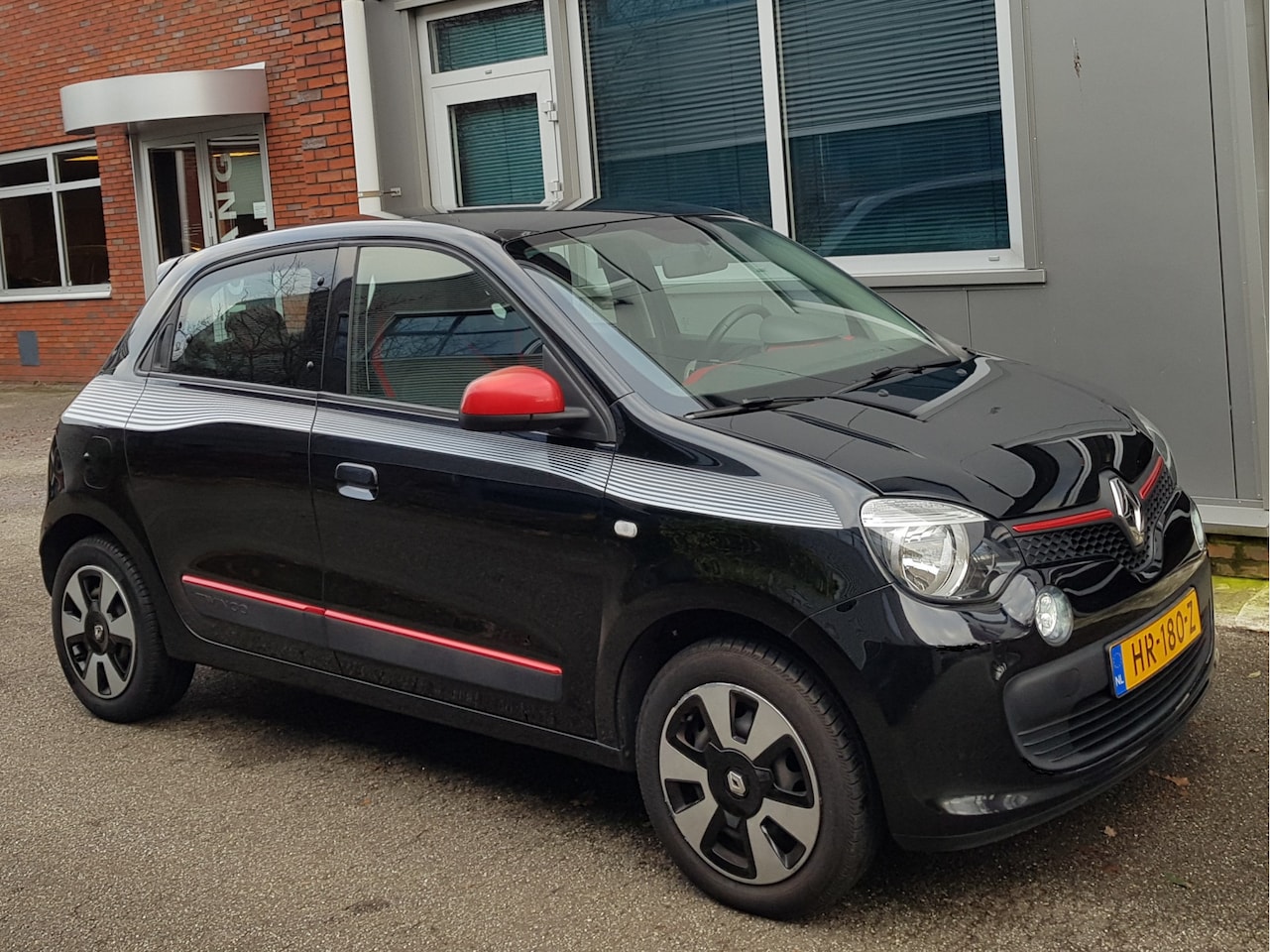 Renault Twingo - 1.0 SCe 1e Eig Airco Cruise BlueTooth Nap - AutoWereld.nl