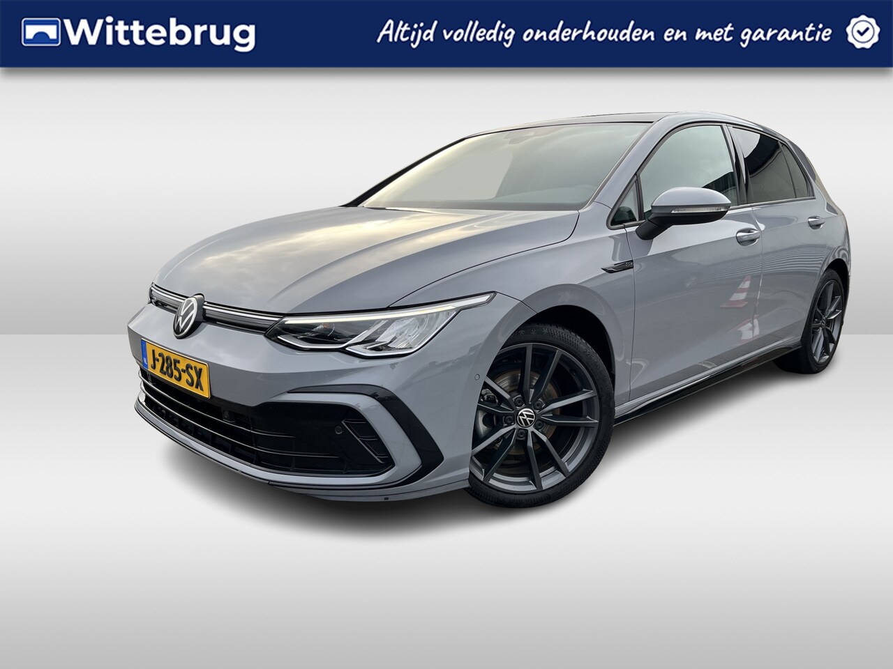 Volkswagen Golf - 1.5 TSI R-Line / Panoramadak / Camera / Parkeersensoren / Navigatie / LED verlichting / Cl - AutoWereld.nl