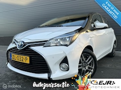 Toyota Yaris - 1.5 Hybrid Trend Bi-Tone CLIMA*CRUISE*CAMERA