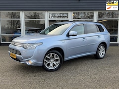 Mitsubishi Outlander - 2.0 PHEV Instyle | Leer | Schuif/Kantel dak | Navi |