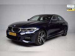 BMW 3-serie - 330e eDrive Edition ORG.NED / LEER / CARPLAY / NAP / SFEERVERLICHTING / 19INCH / VIRTUAL /