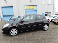 Renault Clio - 1.2-16V Special Line