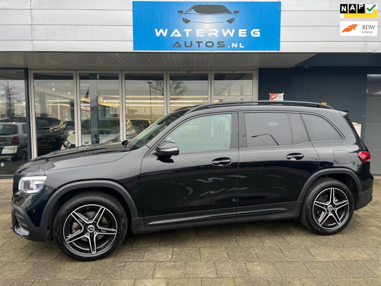 Mercedes-Benz GLB - 200 AMG Line PANO/SFEERVERLICHTING - AutoWereld.nl