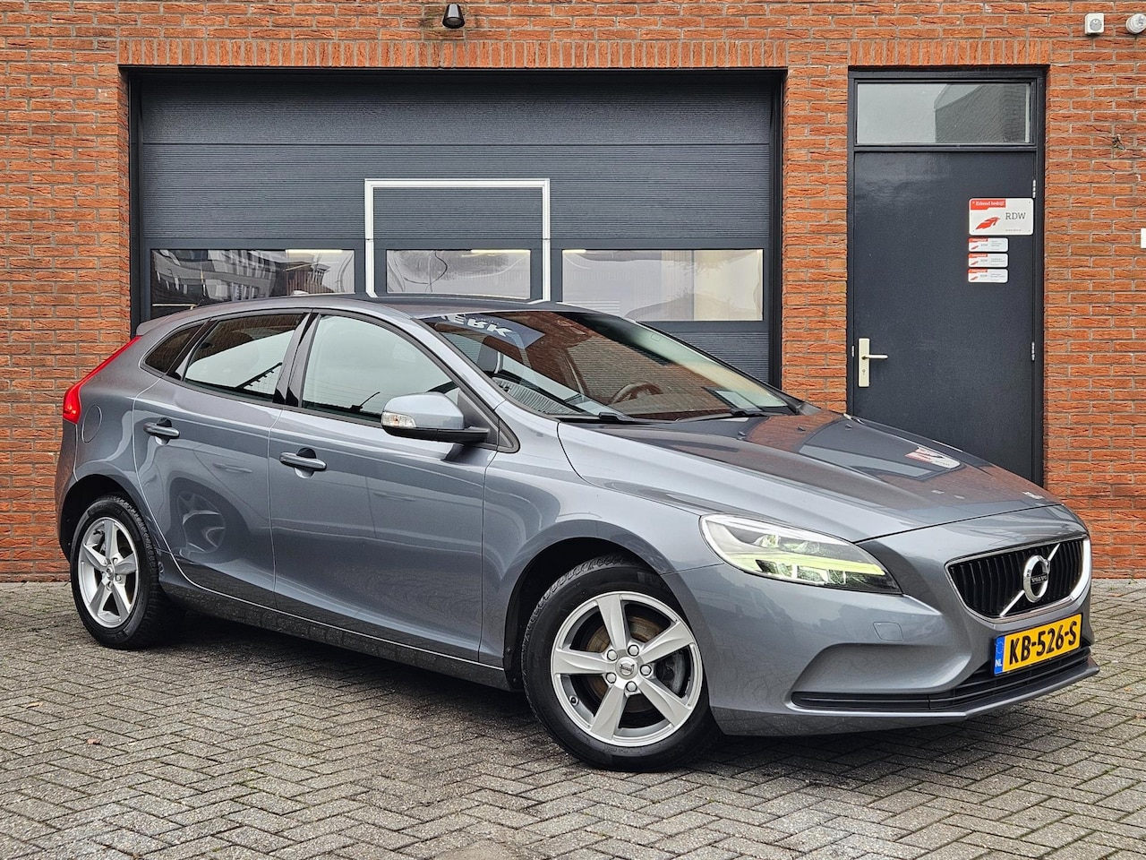 Volvo V40 - 2.0 D2 Nordic+ LED Navi PDC Stoelverwarming - AutoWereld.nl