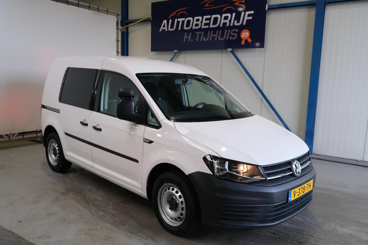 Volkswagen Caddy - 2.0 TDI L1H1 BMT - N.A.P. Airco, Cruise, Trekhaak. - AutoWereld.nl