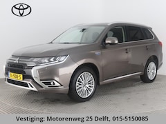 Mitsubishi Outlander - 2.4 PHEV INTENSE+ PLUG-IN .SCHUIFDAK STUURVERWARMING.PREMIUM AUDIO. GARANTIE TOT 2028