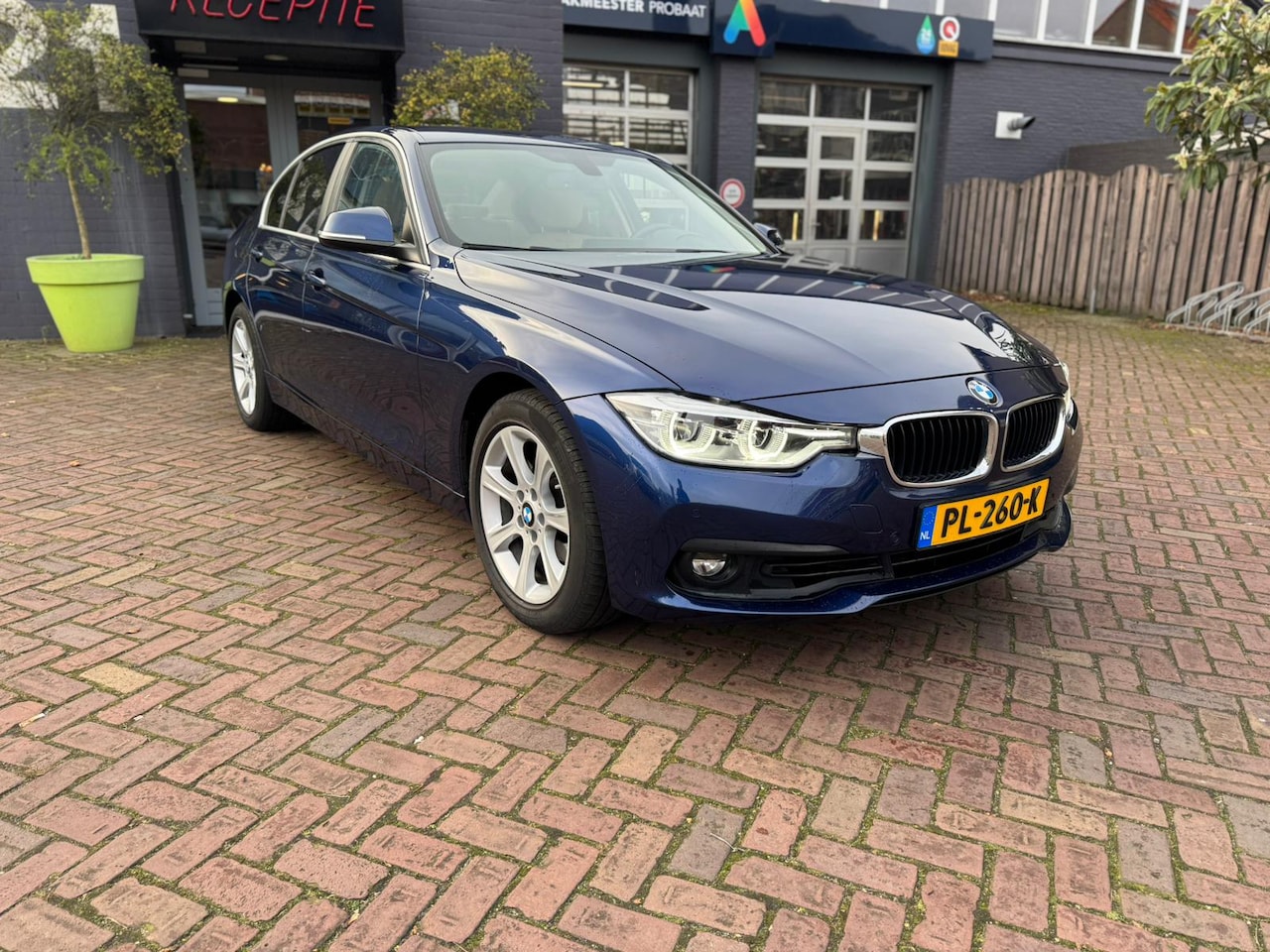 BMW 3-serie - 320i High Executive 320i High Executive - AutoWereld.nl