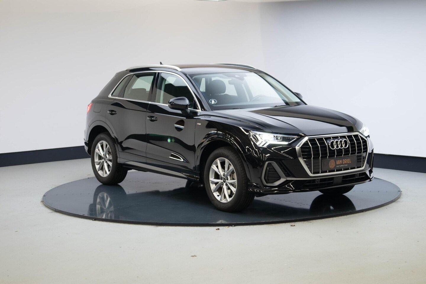 Audi Q3 - 45 TFSI e edition | S-Line | Assistentie Pakket | - AutoWereld.nl