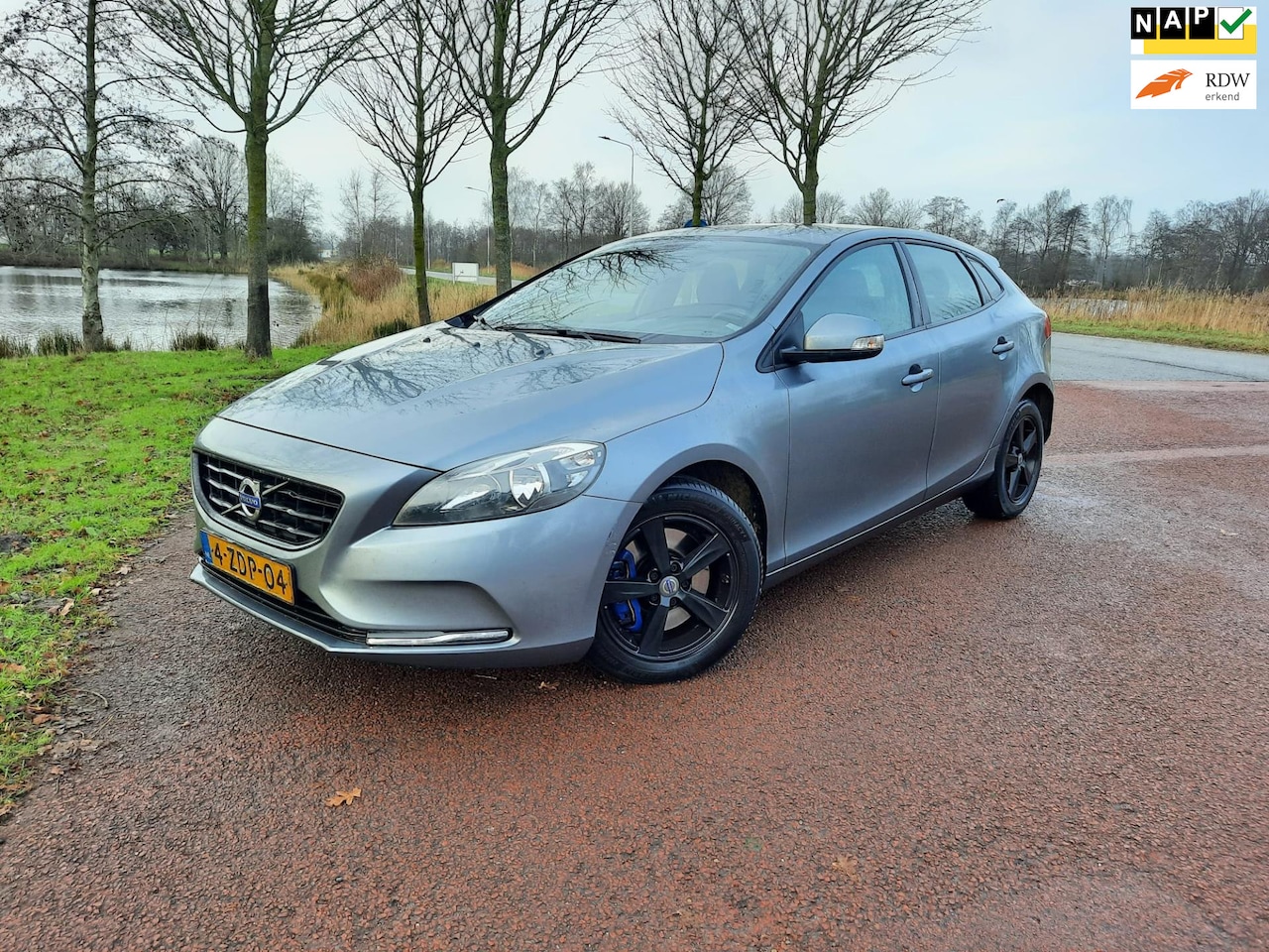 Volvo V40 - 2.0 D4 R-Design Business 2.0 D4 R-Design Business | - AutoWereld.nl