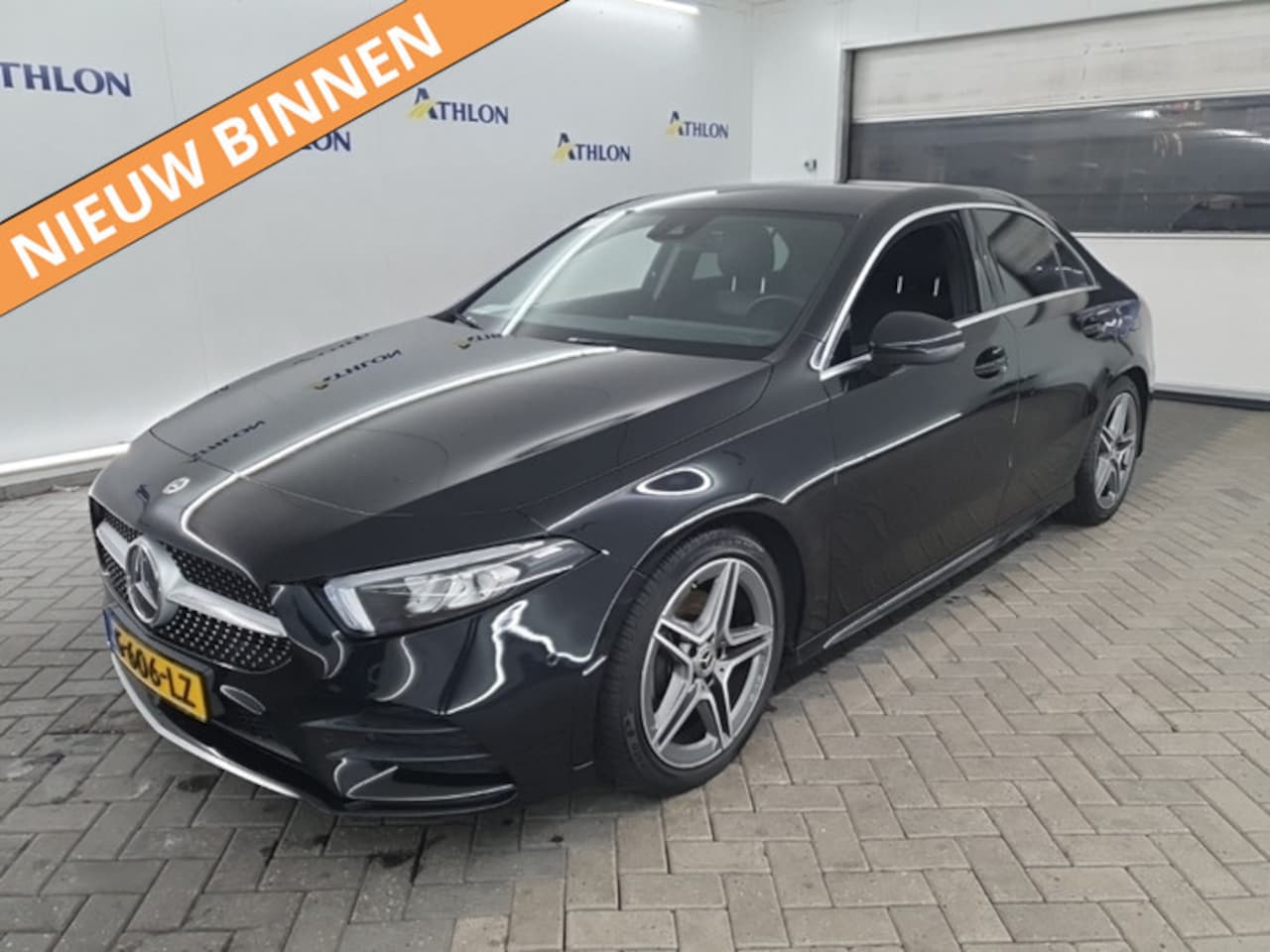 Mercedes-Benz A-klasse - 200 AMG Sport [UITKLAPBARE TREKHAAK, ACHERUITRIJCAMERA, APPLE CARPALY, ANDROID, STOELVERWA - AutoWereld.nl