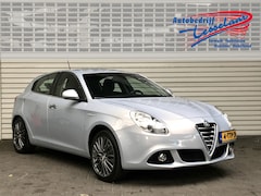 Alfa Romeo Giulietta - 1.4 MultiAir TURBO Exclusive TCT Automaat Rijklaarprijs