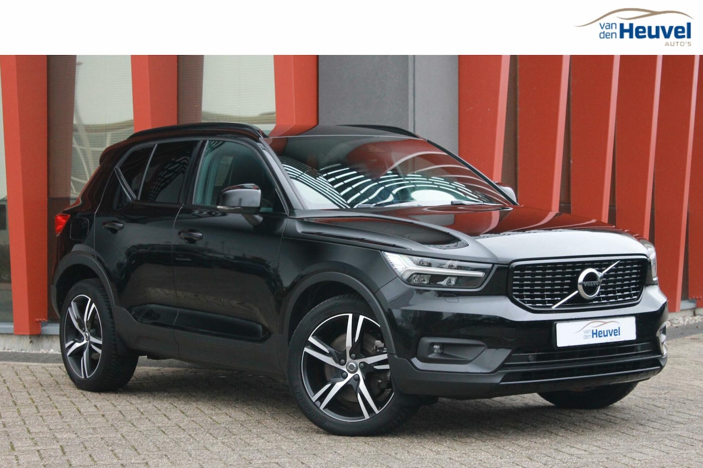 Volvo XC40 - T4 Recharge R-Design | Stoelverwarming | Parkeercamera | Harman/Kardon | Keyless - AutoWereld.nl