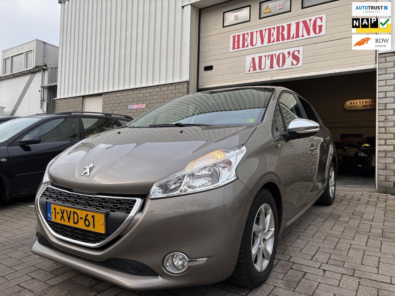 Peugeot 208 - 1.2 e-VTi Style AUTOMAAT - AutoWereld.nl