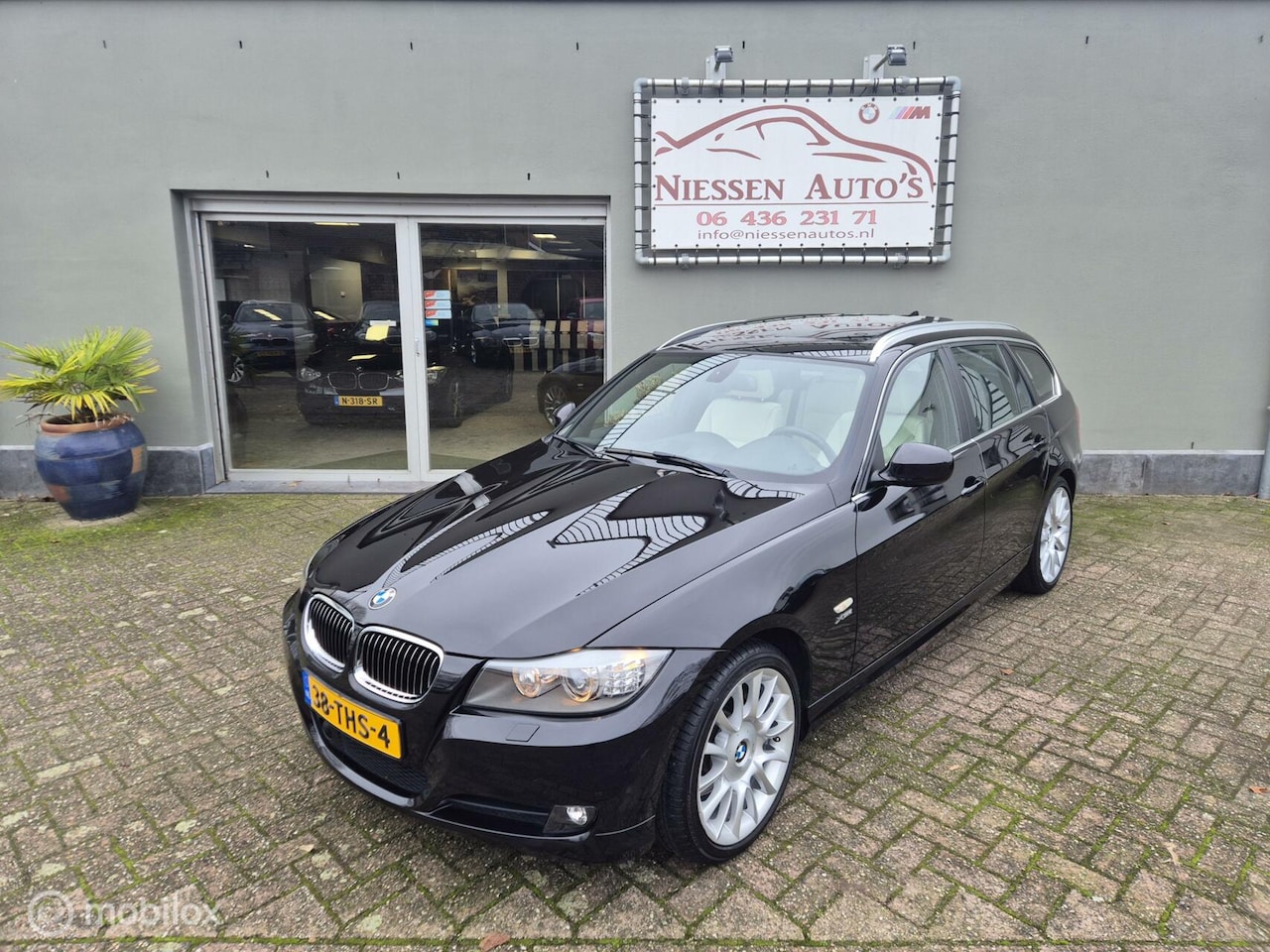 BMW 3-serie Touring - 325xi Luxury Line 325xi Luxury Line - AutoWereld.nl