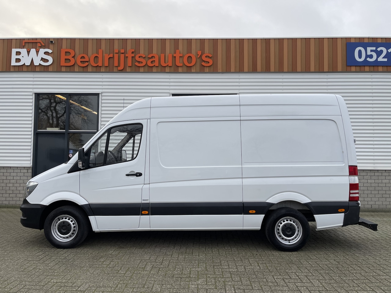 Mercedes-Benz Sprinter - 310 2.2 CDI 366 HD L2H2 / € 9950 ex btw / apk tot 09-06-2025 / trekhaak 2000 kg / bijrijde - AutoWereld.nl