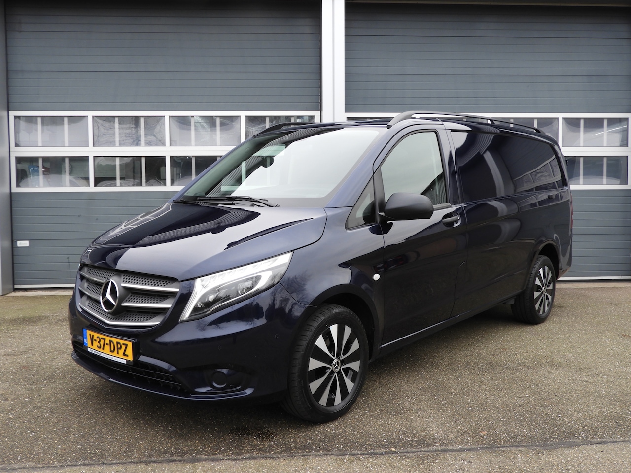 Mercedes-Benz Vito - 119 CDI Lang AUT | LED | NAV | CAMERA | TREKHAAK - AutoWereld.nl