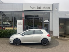 Toyota Auris - 1.4-16V Sol