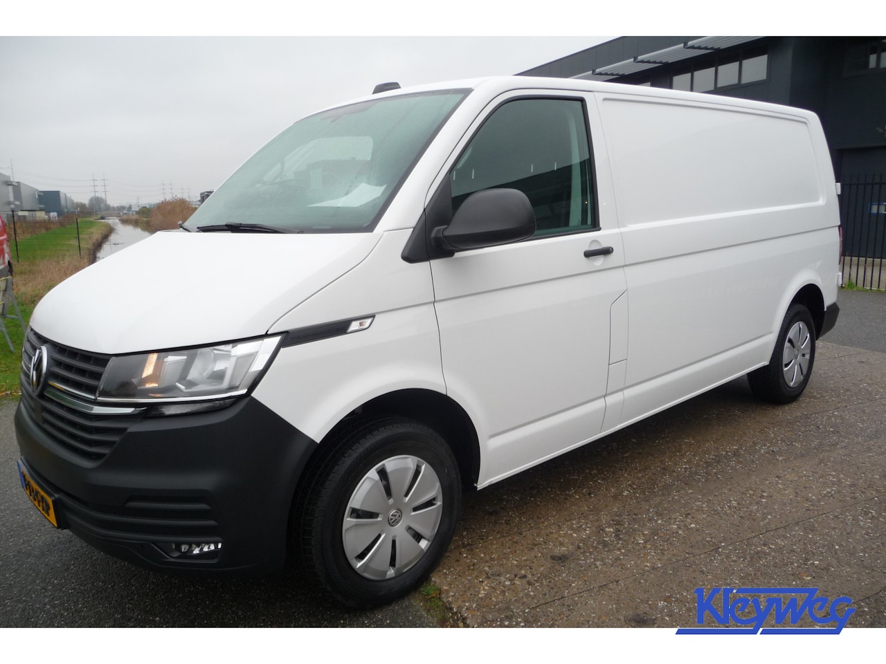 Volkswagen Transporter - 2.0 TDI L2H1 28 Comfortline Autm, lang deurtjes - AutoWereld.nl