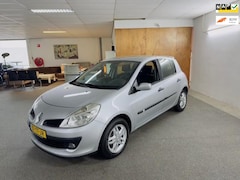 Renault Clio - 1.4-16V Dynamique Apk Nieuw, Airco, Cruise control, N.A.P, Lm velgen, 5Deurs, 2 sleutels,