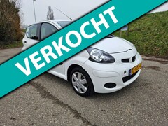 Toyota Aygo - 1.0-12V Access, Lichte Schade