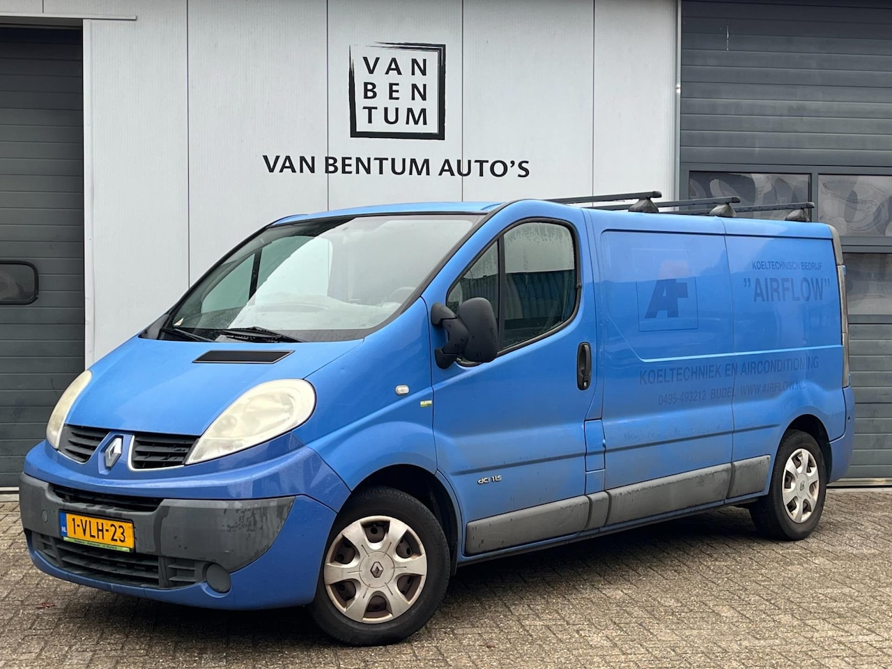 Renault Trafic - 2.0 dCi 114pk L2H1 Airco 3-pers. - AutoWereld.nl