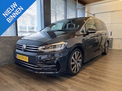 Volkswagen Touran - 1.5 TSI Highline Business R DSG