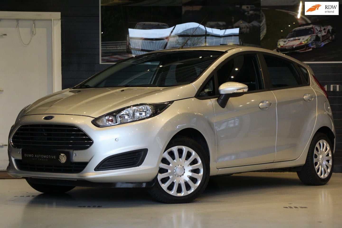 Ford Fiesta - 1.0 Trend - AIRCO - STOELVERWARMING - ALLE DOC - 1E EIGENAAR - PDC VOOR + ACHTER - VERW VO - AutoWereld.nl