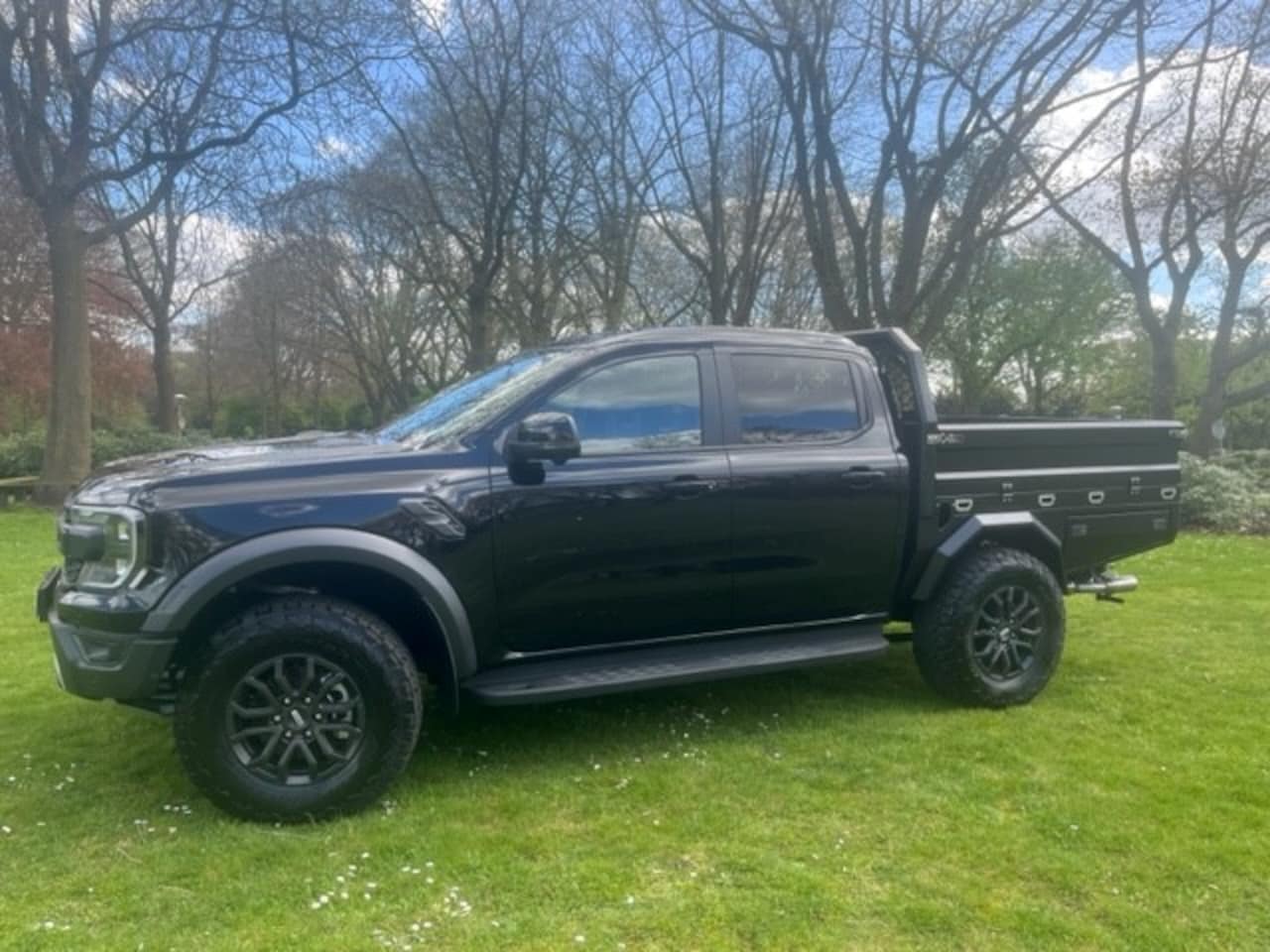 Ford Ranger Raptor - 3.0 V6 AUT BENZ 5 PERS GRIJS KENTEKEN CUSTOM MADE EDITION € 79.495 EXCL Deze unieke CUSTOM - AutoWereld.nl