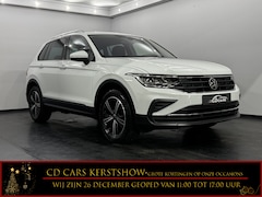 Volkswagen Tiguan - 1.5 TSI Active Velours bekleding, Camera, Navi, Winterpakket, Cruise control