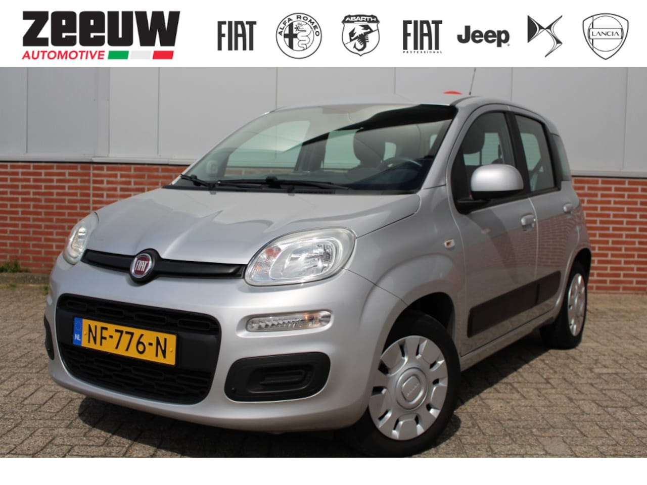 Fiat Panda - 1.2 Lounge 69 PK | Airco | Bluetooth | 4 Cilinder - AutoWereld.nl