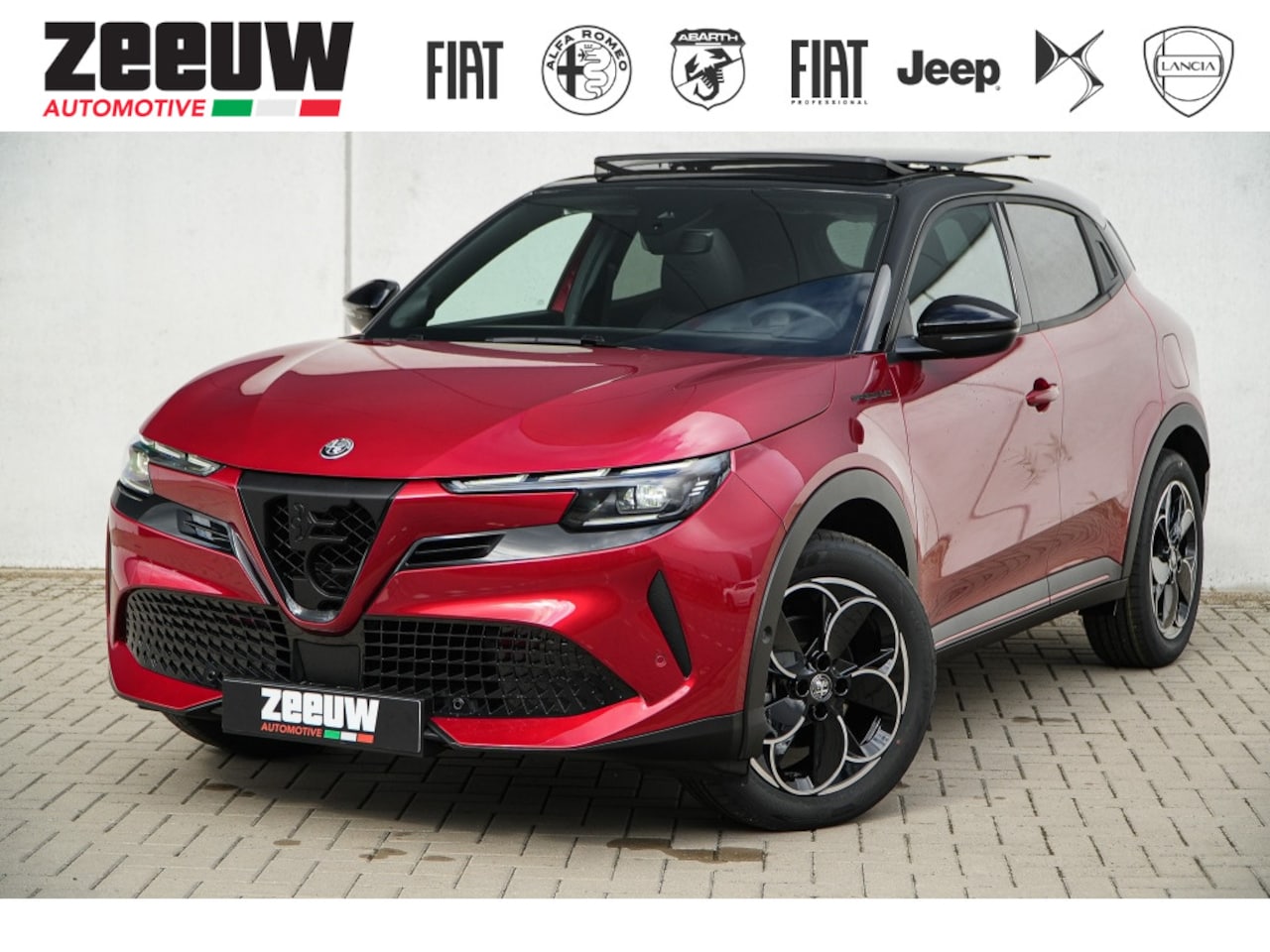 Alfa Romeo Junior - Elettrica Speciale 54 kWh | Pano | Techno | Brera Red - AutoWereld.nl