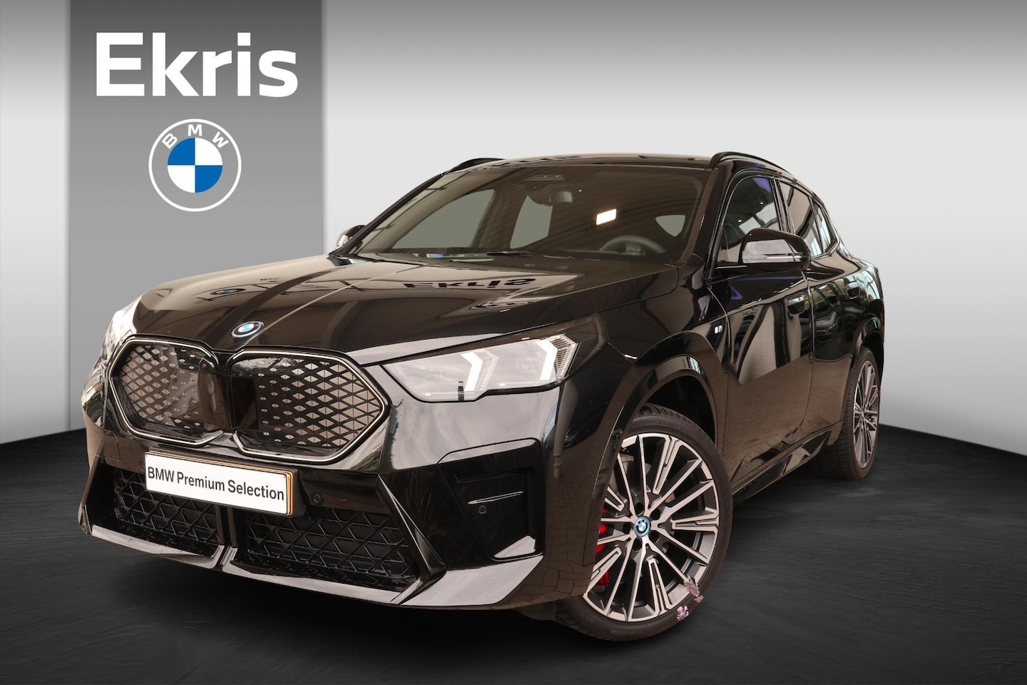 BMW iX2 - eDrive20 M Sportpakket Pro | Innovation Pack | Comfort Pack | Panoramadak - AutoWereld.nl