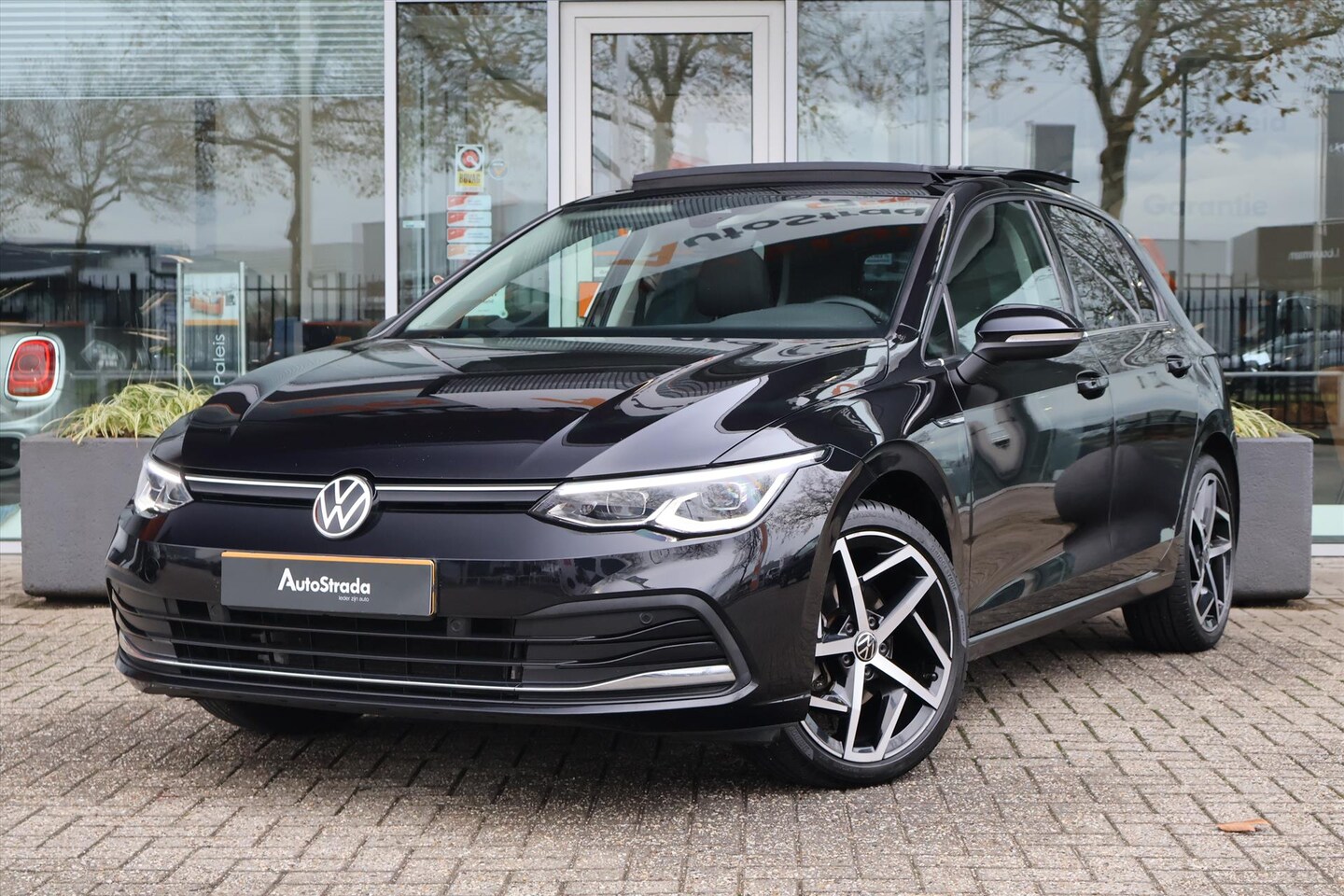 Volkswagen Golf - 1.5 eTSI 1st Edition 150pk | Memory Seat | Pano | ACC | Sfeer | Virtual | Carplay | IQ-Lig - AutoWereld.nl