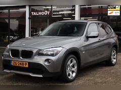 BMW X1 - SDrive18i Executive - Automaat - Trekhaak - Navigatie