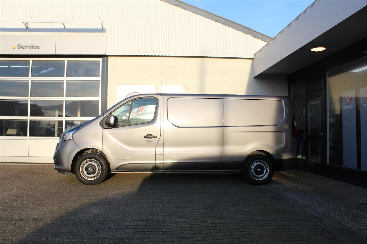 Renault Trafic - GB 1.6 Energy dCi 120pk TT S&amp;S L2H1 T29 Comfort - AutoWereld.nl